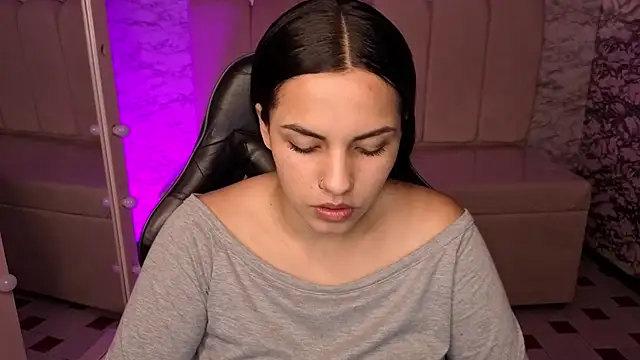 Mialover v online show from 10/06/25, 08:06