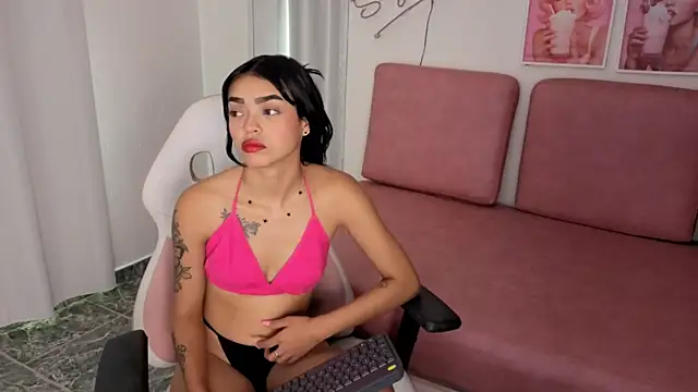 Snapshot of Emmy_sexygirl chatting on 09/22/25, 12:40 Emmy sexygirl online show from 09/22/25, 12:40