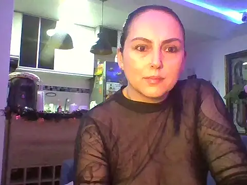 Snapshot of Venusina_07 chatting on 10/17/25, 04:59 Venusina 07 online show from 10/17/25, 04:59