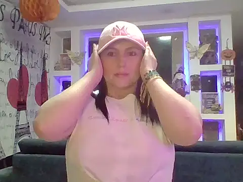 Snapshot of Venusina_07 chatting on 10/19/25, 06:47 Venusina 07 online show from 10/19/25, 06:47