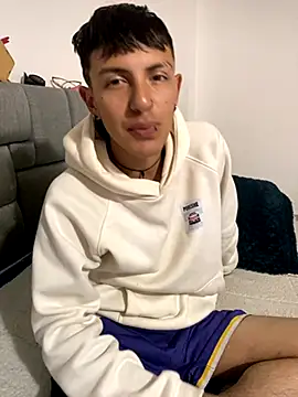 NaytonFreeman online show from 09/24/25, 11:19