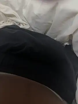 Snapshot of dlasian2026 chatting on 09/14/25, 10:20 dlasian2026 online show from 09/14/25, 10:20