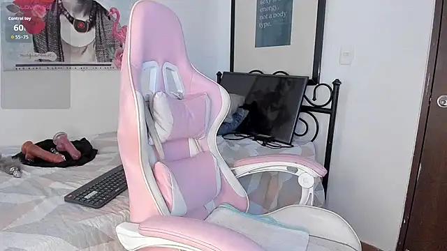 Lhia  online show from 10/09/25, 01:42