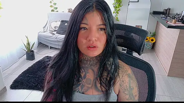 Snapshot of Unatatuada chatting on 10/02/25, 01:07 Unatatuada online show from 10/02/25, 01:07