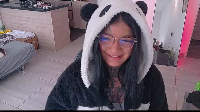 Snapshot of Unatatuada chatting on 10/09/25, 05:11 Unatatuada online show from 10/09/25, 05:11