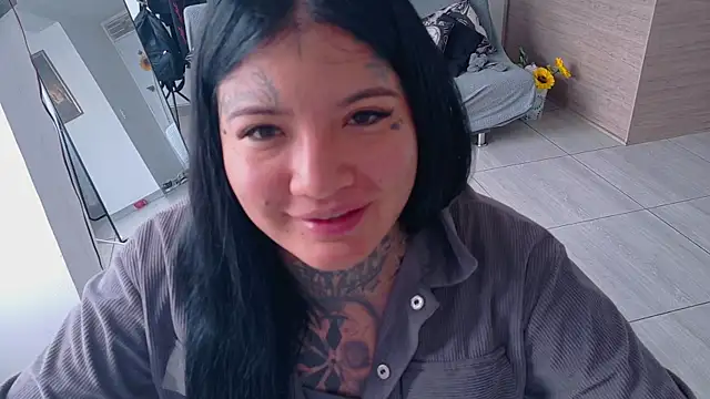 Snapshot of Unatatuada chatting on 10/11/25, 12:36 Unatatuada online show from 10/11/25, 12:36