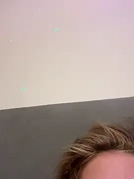 Snapshot of IceEyesUK chatting on 10/09/25, 12:08 IceEyesUK online show from 10/09/25, 12:08