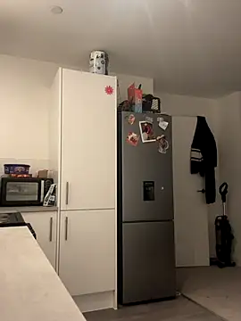 Snapshot of IceEyesUK chatting on 10/11/25, 08:07 IceEyesUK online show from 10/11/25, 08:07