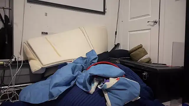 Snapshot of jasoncali305 chatting on 11/29/25, 09:51 jasoncali305 online show from 11/29/25, 09:51