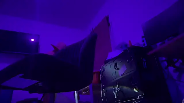 Snapshot of jasoncali305 chatting on 12/03/25, 09:18 jasoncali305 online show from 12/03/25, 09:18