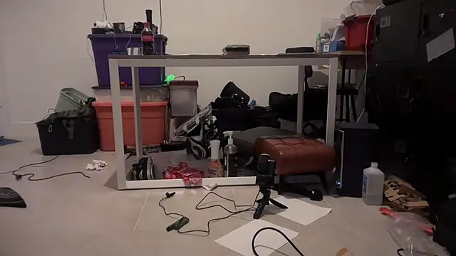 Snapshot of jasoncali305 chatting on 12/05/25, 03:20 jasoncali305 online show from 12/05/25, 03:20