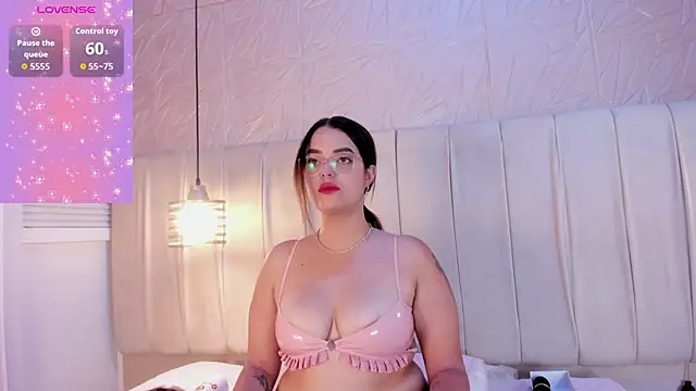 Snapshot of hannahst_ chatting on 11/07/25, 08:09 hannahst online show from 11/07/25, 08:09