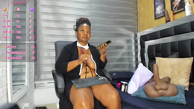 Snapshot of sheyla__ebony chatting on 03/21/26, 10:09 sheyla ebony online show from 03/21/26, 10:09