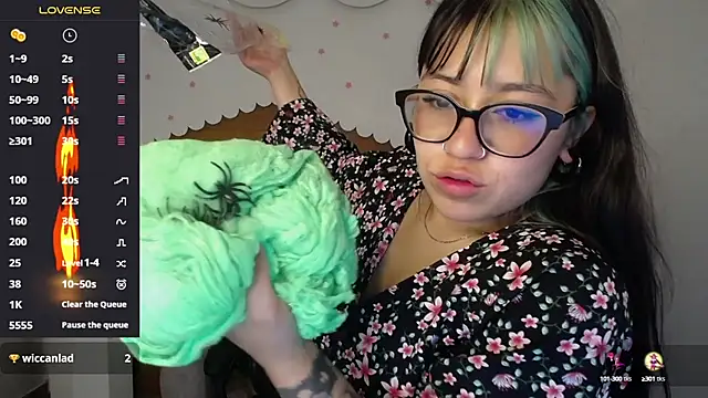 nicte t  online show from 10/06/25, 08:28