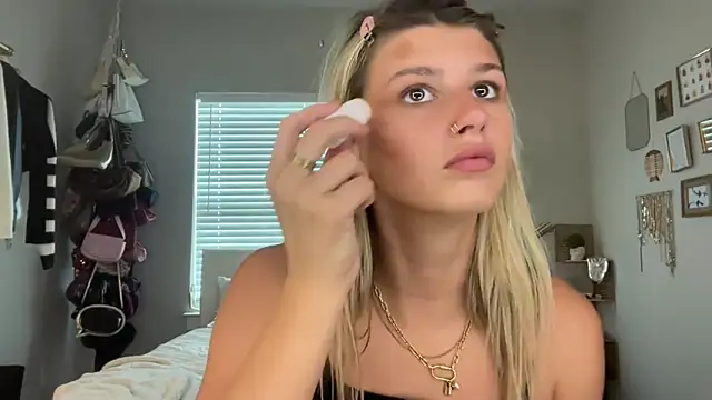 AnnGrayson online show from 09/25/25, 06:22