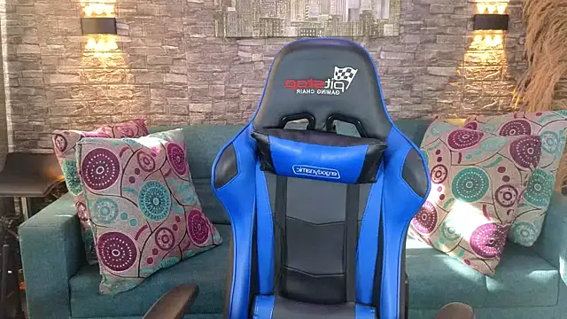 sweetsanti online show from 10/22/25, 12:49