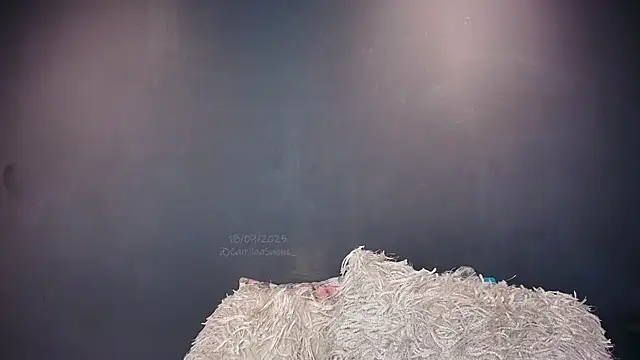 Snapshot of CamilaaSaenz chatting on 09/18/25, 07:27 CamilaaSaenz online show from 09/18/25, 07:27