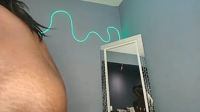 Snapshot of CamilaaSaenz chatting on 10/14/25, 03:35 CamilaaSaenz online show from 10/14/25, 03:35