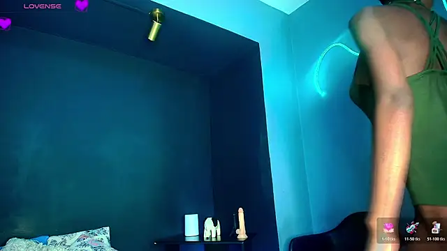 Snapshot of CamilaaSaenz chatting on 10/20/25, 12:27 CamilaaSaenz online show from 10/20/25, 12:27