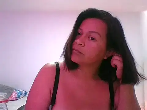 adri89-g online show from 10/24/25, 01:29