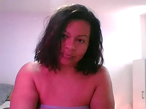 Snapshot of adri89-g chatting on 11/05/25, 12:49 adri89-g online show from 11/05/25, 12:49