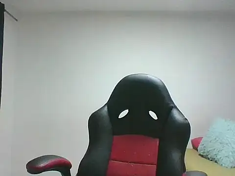 Snapshot of adri89-g chatting on 11/20/25, 04:45 adri89-g online show from 11/20/25, 04:45