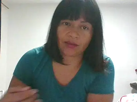 Snapshot of adri89-g chatting on 11/25/25, 04:12 adri89-g online show from 11/25/25, 04:12