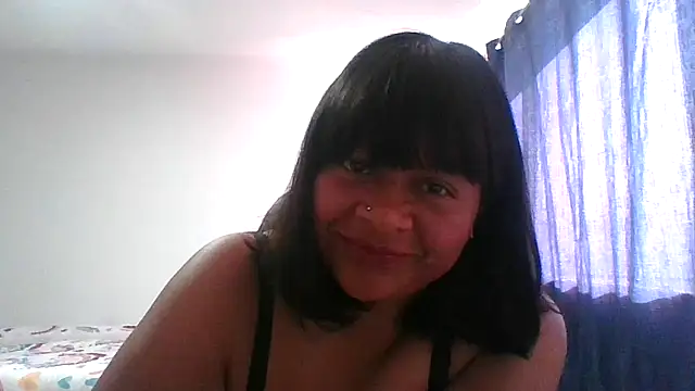 Snapshot of adri89-g chatting on 12/15/25, 02:21 adri89-g online show from 12/15/25, 02:21