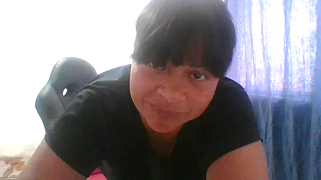 Snapshot of adri89-g chatting on 12/21/25, 05:53 adri89-g online show from 12/21/25, 05:53