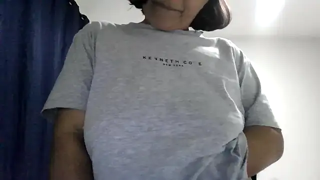 adri89-g online show from 06/18/26, 04:46
