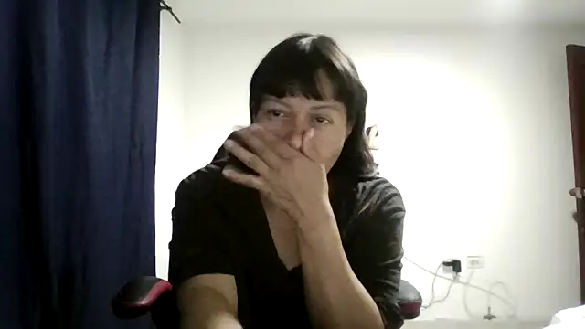 adri89-g online show from 06/19/26, 04:06