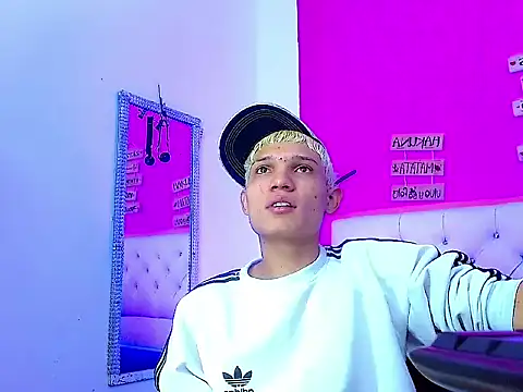 EL VENEZOLANO 22CM online show from 10/18/25, 04:37