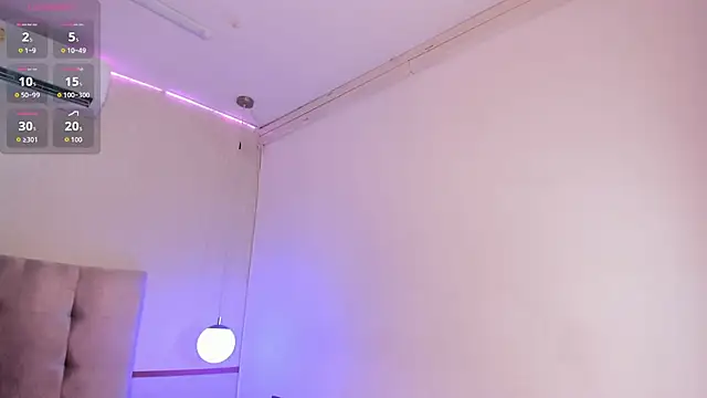 Snapshot of SandroVeyra chatting on 10/27/25, 03:43 SandroVeyra online show from 10/27/25, 03:43