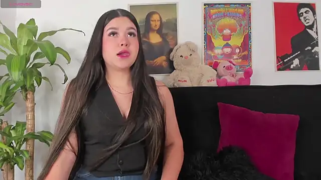 Snapshot of lily_rose26 chatting on 09/21/25, 11:39 lily rose26 online show from 09/21/25, 11:39