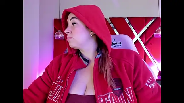 Snapshot of alexiaystive3 chatting on 09/30/25, 04:01 alexiaystive3 online show from 09/30/25, 04:01