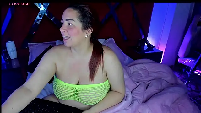 Snapshot of alexiaystive3 chatting on 10/12/25, 10:36 alexiaystive3 online show from 10/12/25, 10:36