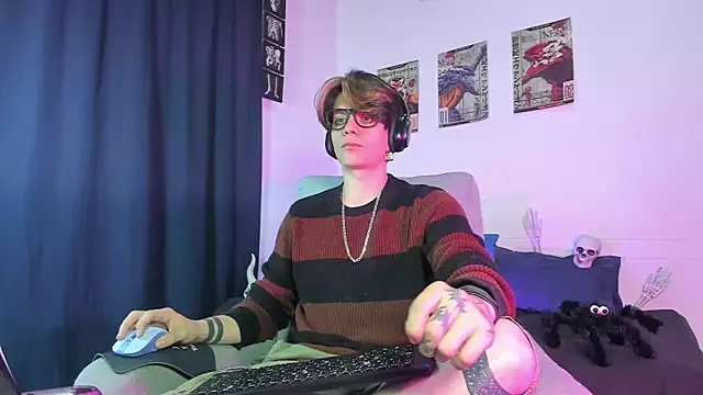 Snapshot of Jerry_Cole chatting on 10/23/25, 12:54 Jerry Cole online show from 10/23/25, 12:54