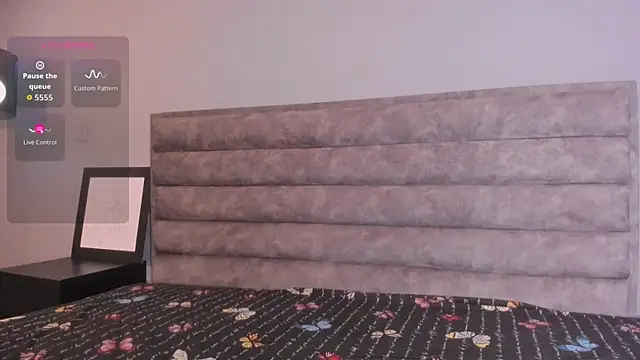 Aliciabloom online show from 10/13/25, 12:38