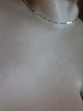 Aliciabloom online show from 10/19/25, 11:38