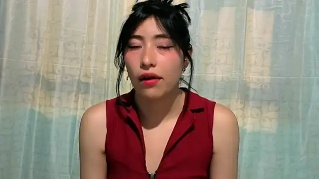 Sullyoonn online show from 11/04/25, 11:59