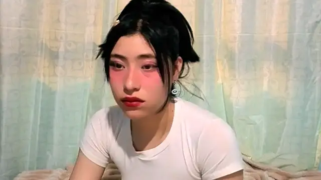 Sullyoonn online show from 11/12/25, 11:36