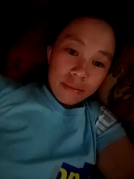 lyuyenkk online show from 09/18/25, 06:48