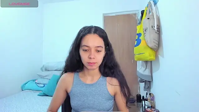 Snapshot of Annie_rosse1017 chatting on 10/28/25, 04:16 Annie rosse1017 online show from 10/28/25, 04:16