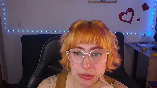 Miacatsito3 online show from 06/05/26, 06:52