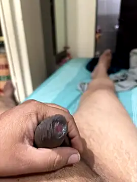 Snapshot of Adityashivani_143 chatting on 11/15/25, 05:05 Adityashivani 143 online show from 11/15/25, 05:05