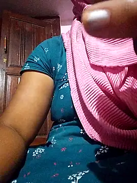 Snapshot of TAMI_KAYAL chatting on 11/06/25, 05:03 TAMI KAYAL online show from 11/06/25, 05:03