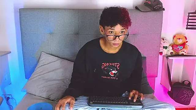 Billie Turner  online show from 09/30/25, 03:11