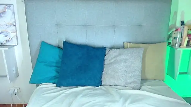 Billie Turner  online show from 10/13/25, 07:30