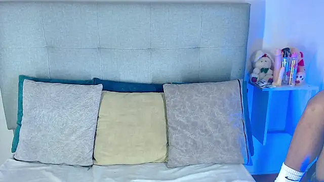 Billie Turner  online show from 10/14/25, 04:46