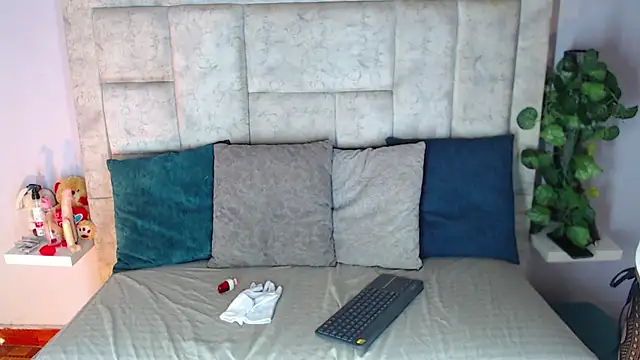 Billie Turner  online show from 10/15/25, 07:47